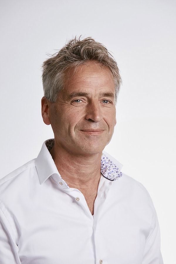 Theo Over ons